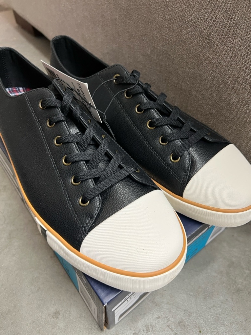 Ben Sherman Black Low-Top Sneakers with White Toe Cap